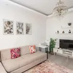 Istanbul'un Merkezinde Cevahir Avm Karsisi 1+1 Yeni Ev Appartement *