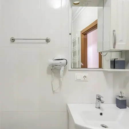 Central 1Br Apartment Opposite Cevahir Mall Metro 2 Min Κωνσταντινούπολη